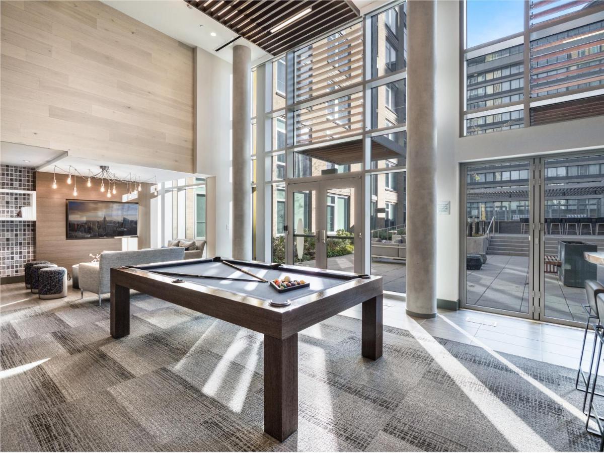 Global Luxury Suites Crystal City Arlington Ngoại thất bức ảnh