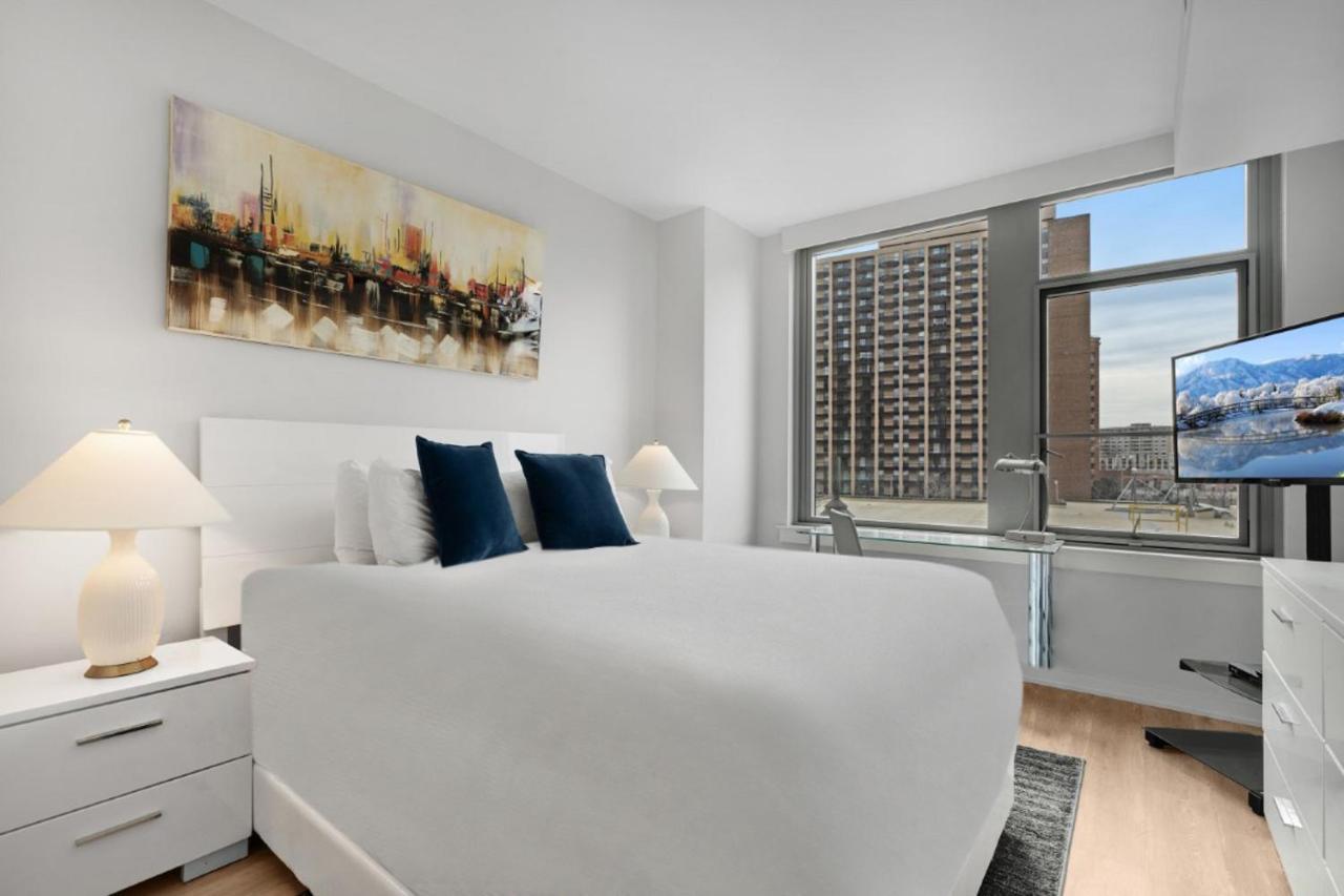 Global Luxury Suites Crystal City Arlington Ngoại thất bức ảnh