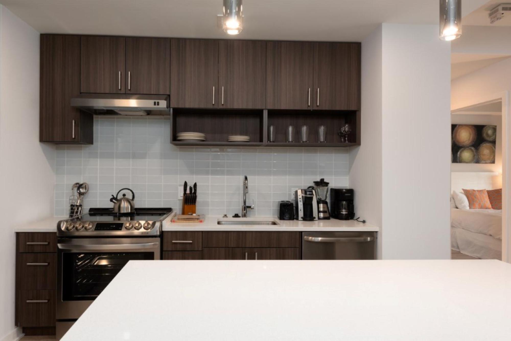 Global Luxury Suites Crystal City Arlington Phòng bức ảnh