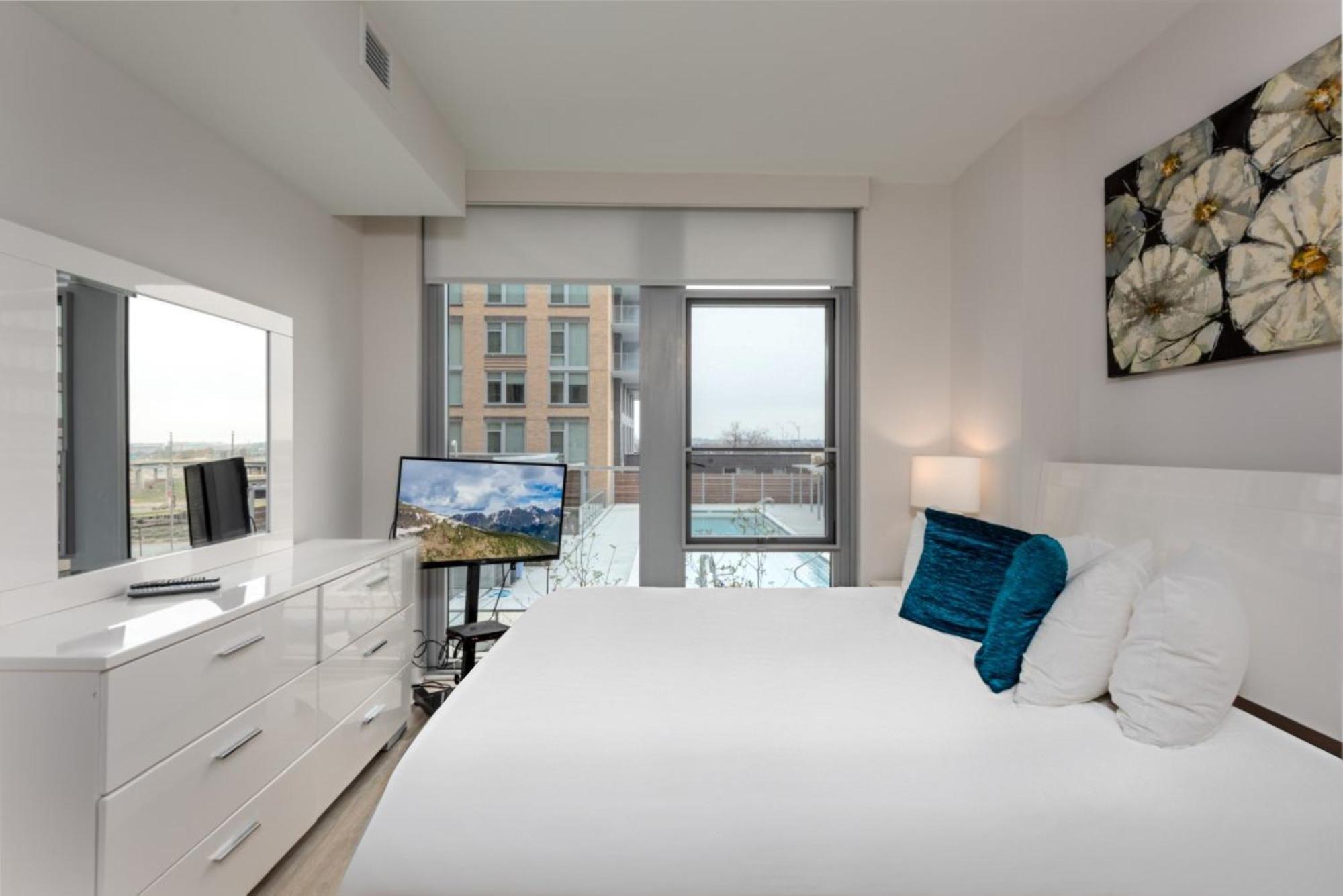 Global Luxury Suites Crystal City Arlington Phòng bức ảnh