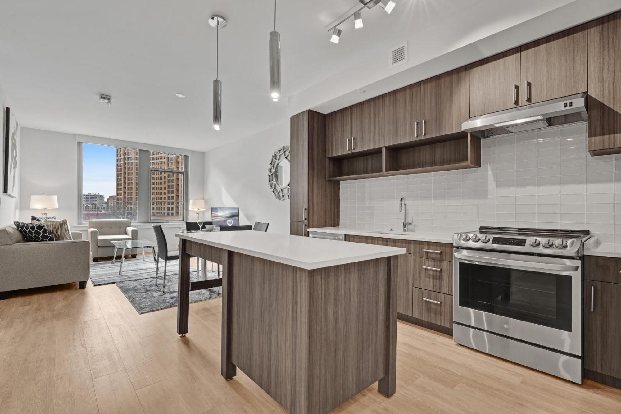Global Luxury Suites Crystal City Arlington Phòng bức ảnh