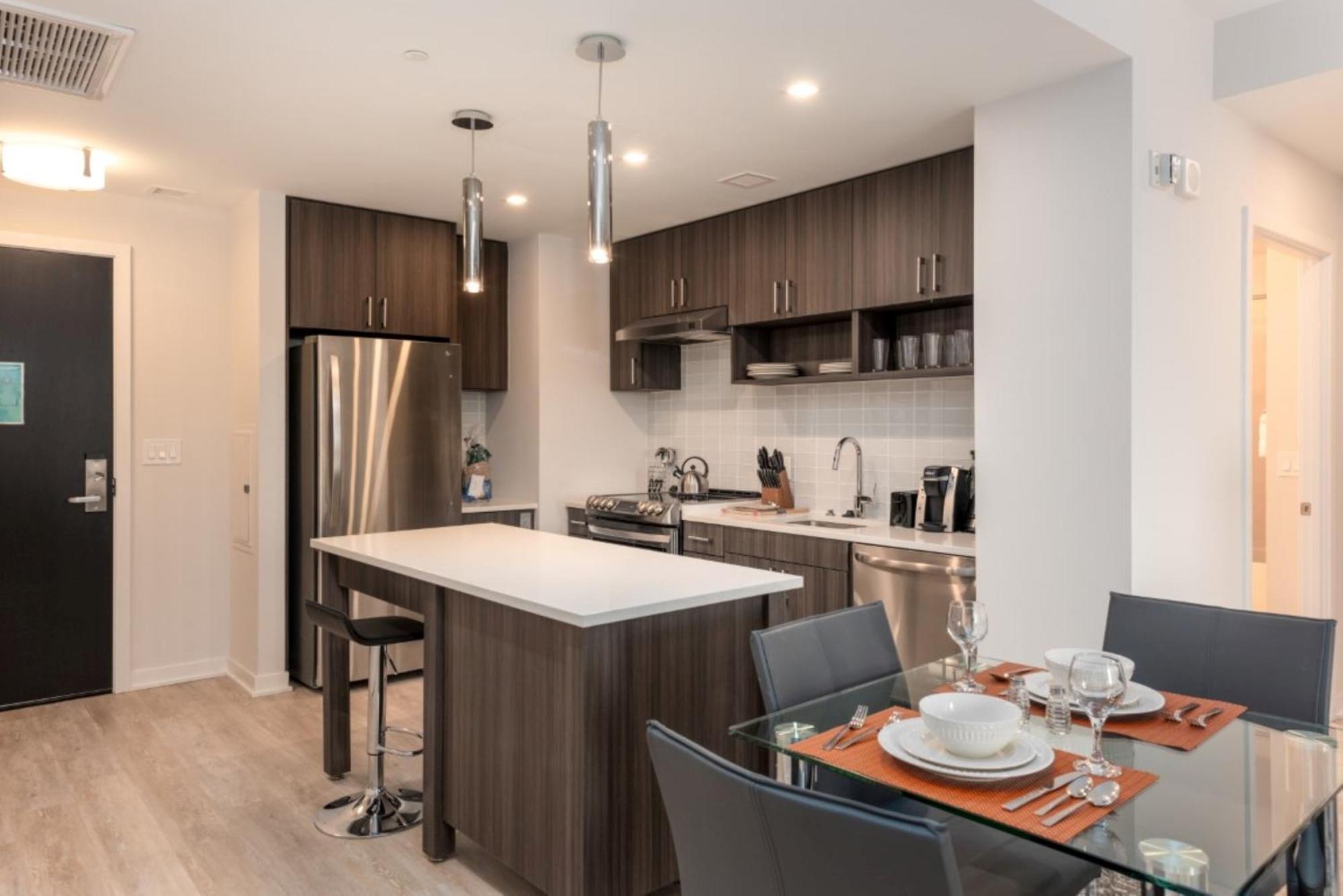 Global Luxury Suites Crystal City Arlington Phòng bức ảnh