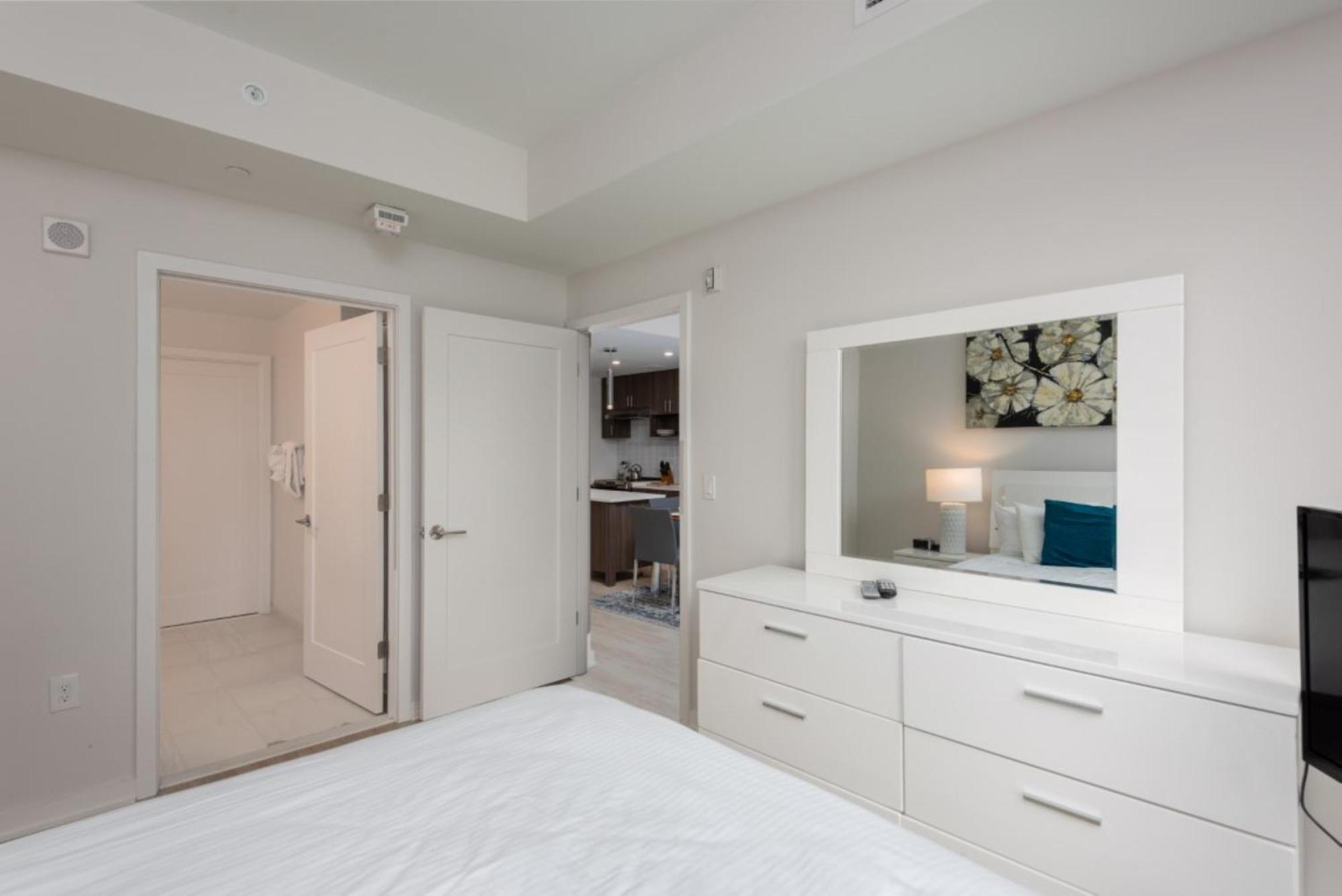 Global Luxury Suites Crystal City Arlington Phòng bức ảnh