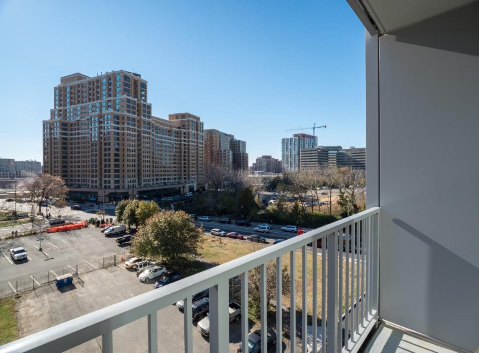 Global Luxury Suites Crystal City Arlington Phòng bức ảnh