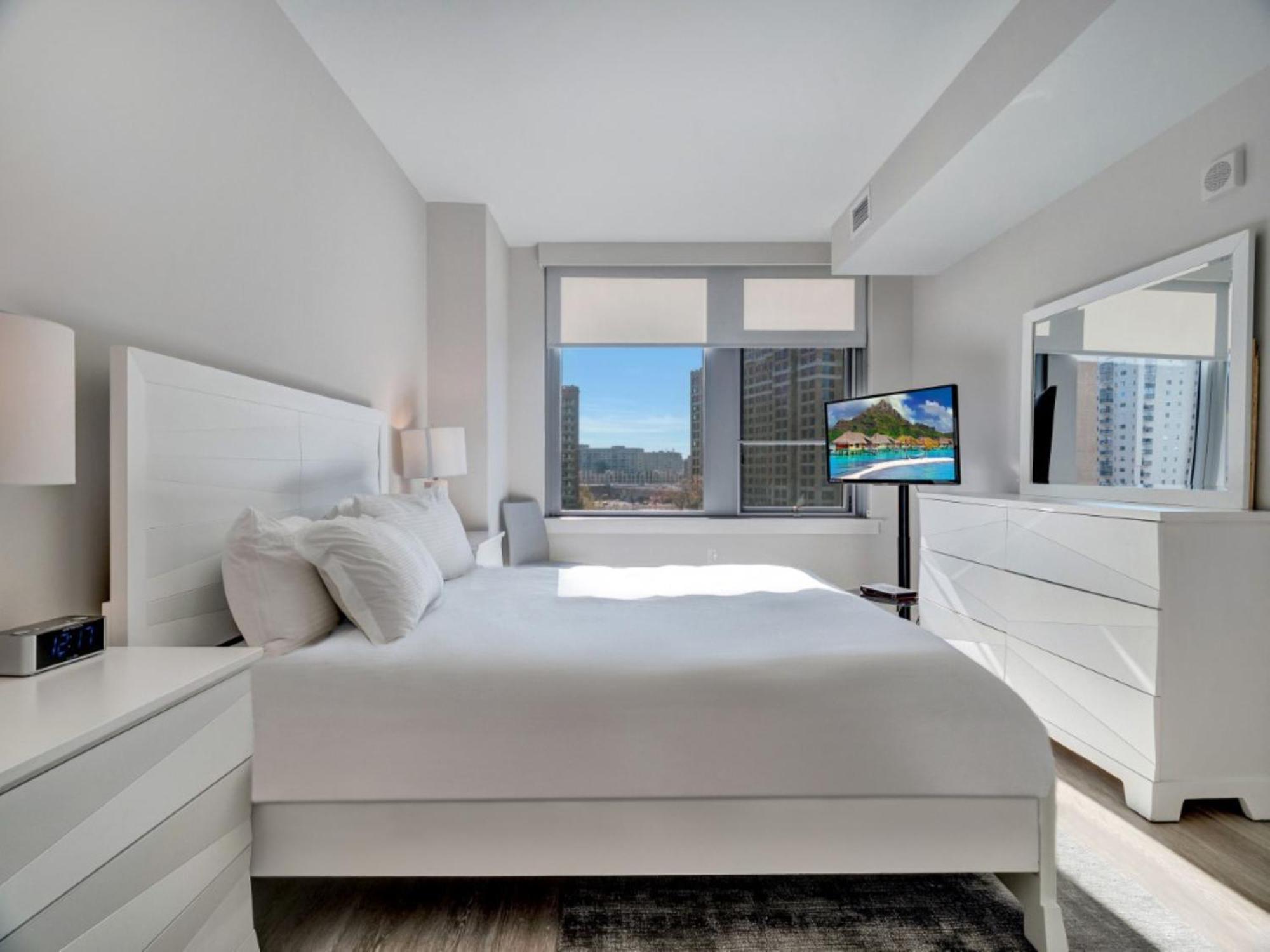Global Luxury Suites Crystal City Arlington Phòng bức ảnh