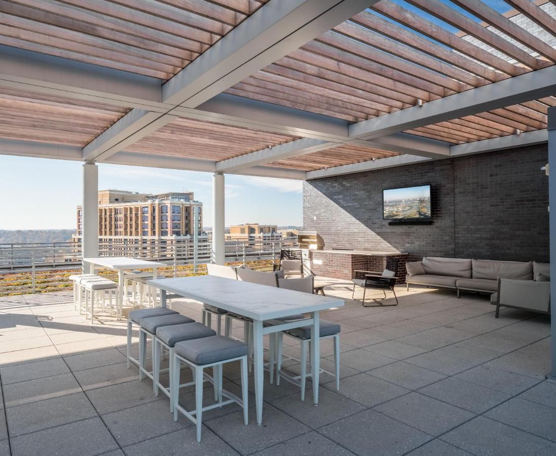 Global Luxury Suites Crystal City Arlington Ngoại thất bức ảnh