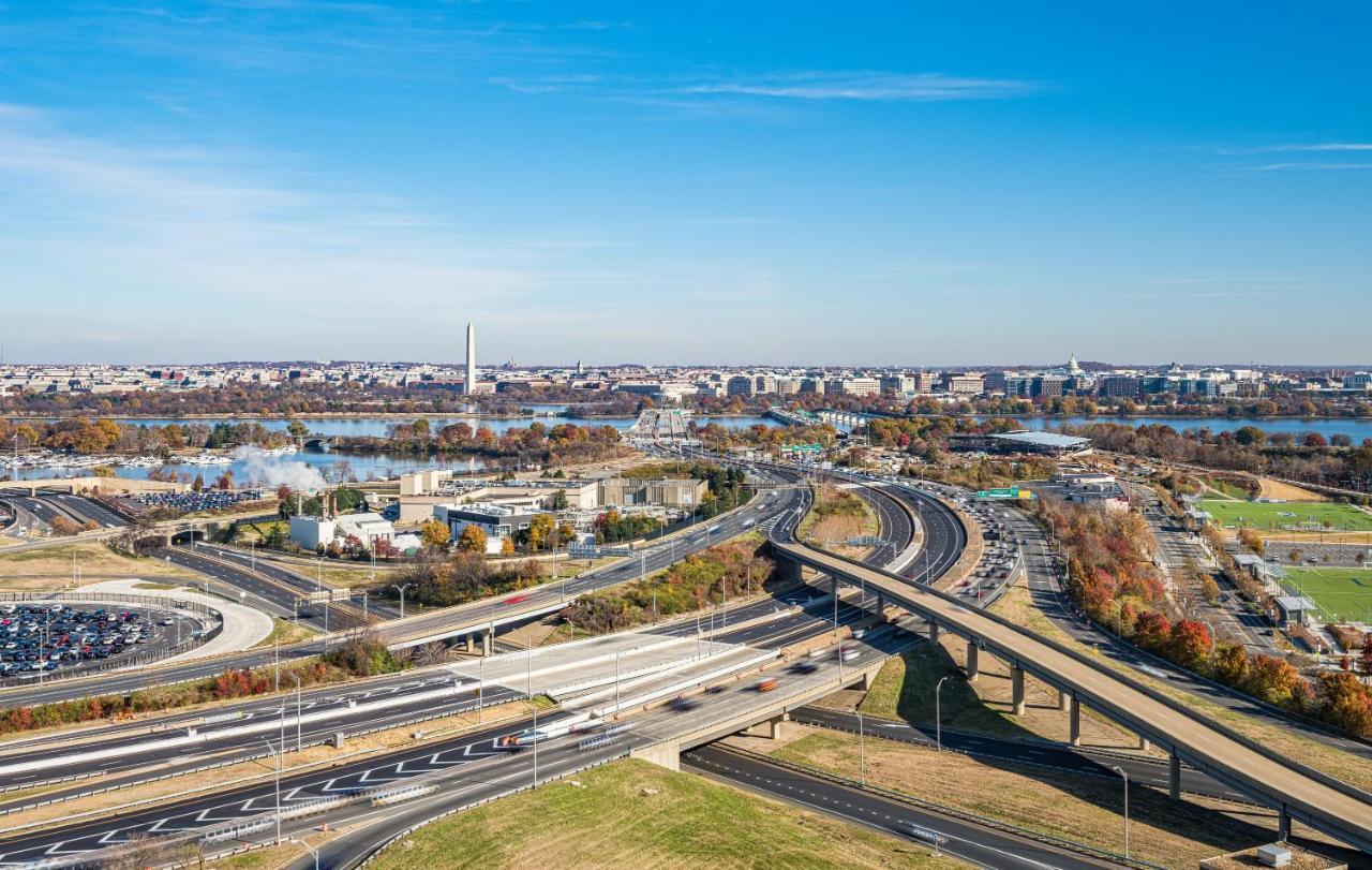 Global Luxury Suites Crystal City Arlington Ngoại thất bức ảnh