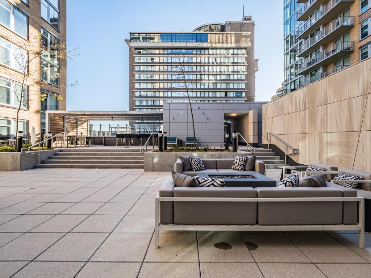 Global Luxury Suites Crystal City Arlington Ngoại thất bức ảnh